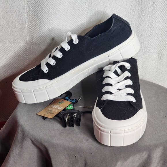Mad Love Shoes - Mad Love Target Black White Cloth Rubber Sole 50% Recycled Fran Sneaker Size 10